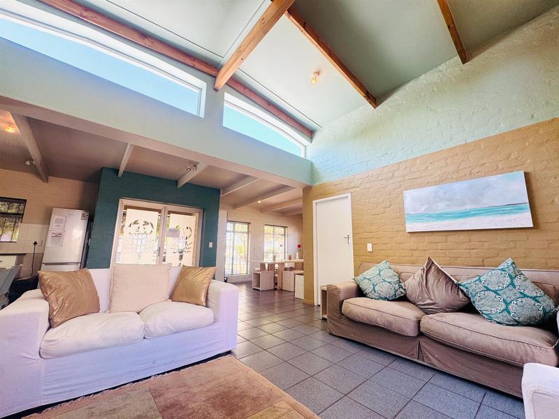 Guest House For Sale in Middedorp, Langebaan - Photo 4