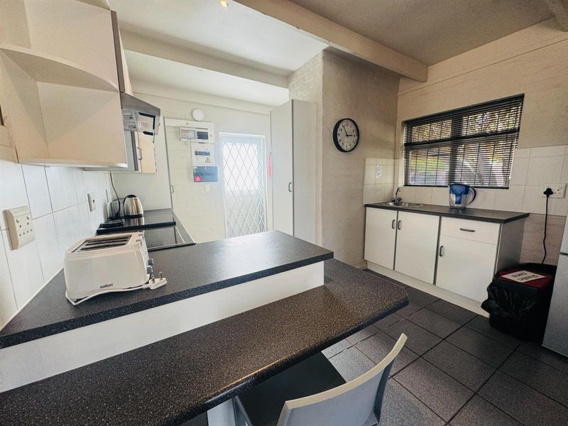 Guest House For Sale in Middedorp, Langebaan - Photo 6