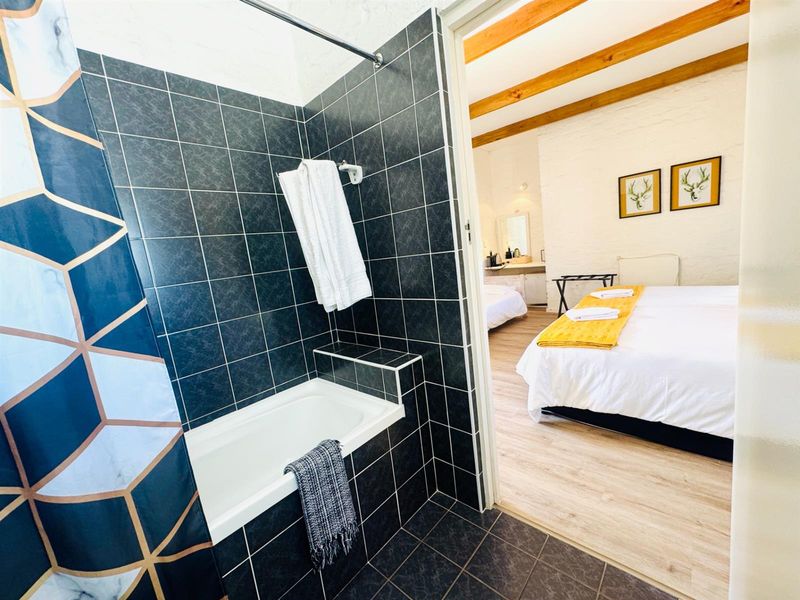 Guest House For Sale in Middedorp, Langebaan - Photo 9