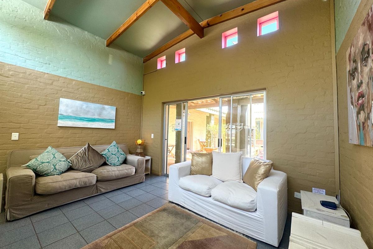 Guest House For Sale in Middedorp, Langebaan - Photo 2