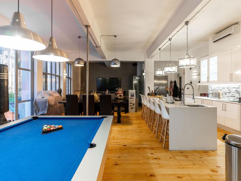 Spacious Urban Loft - Fully Furnished & Airbnb-Ready - Photo 5