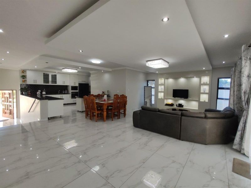 5 Bedroom House in Elawini Estate - Photo 6