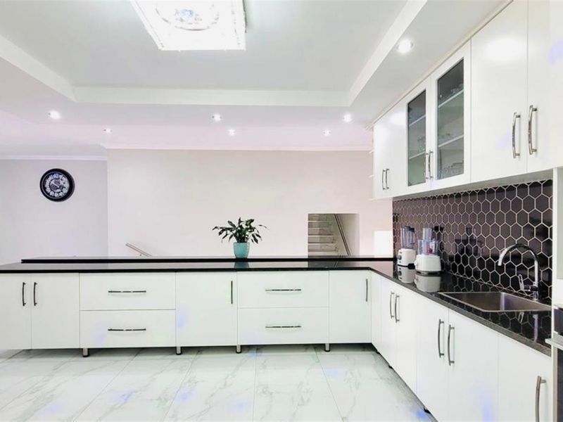 5 Bedroom House in Elawini Estate - Photo 3