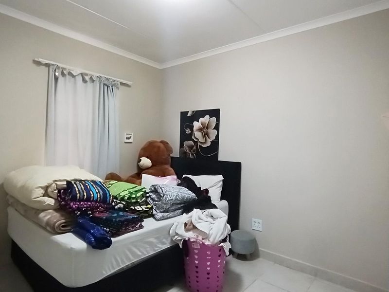 Ground Floor Apartment - Oakglen - Neat and Secure - Photo 8
