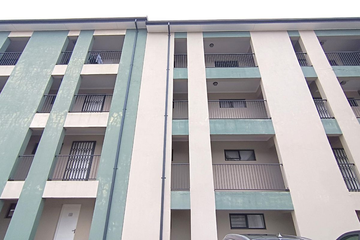 Ground Floor Apartment - Oakglen - Neat and Secure - Photo 2