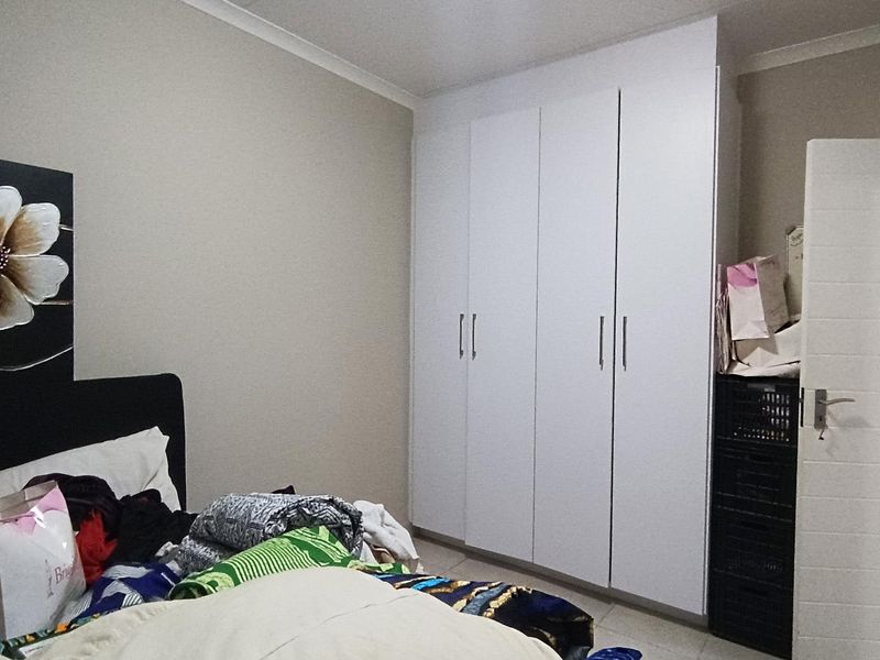 Ground Floor Apartment - Oakglen - Neat and Secure - Photo 9