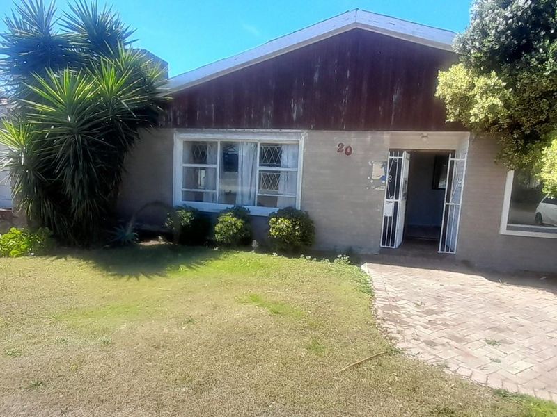 House For Sale in Bluewater Bay, Port Elizabeth - Photo 2
