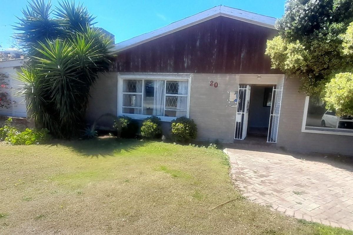 House For Sale in Bluewater Bay, Port Elizabeth - Photo 2