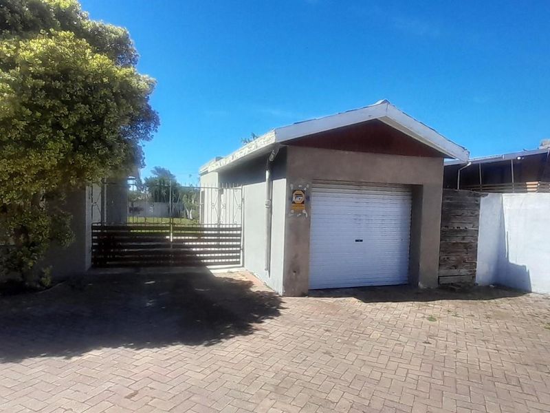 House For Sale in Bluewater Bay, Port Elizabeth - Photo 6