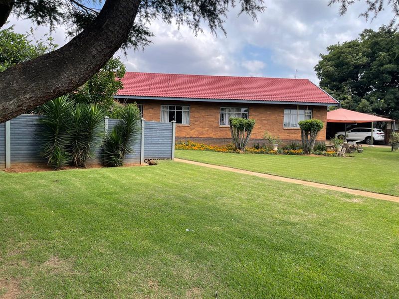 Charming Property Up for Grabs!!! - Photo 7