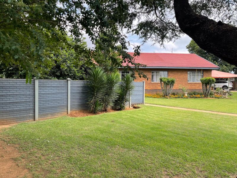 Charming Property Up for Grabs!!! - Photo 10