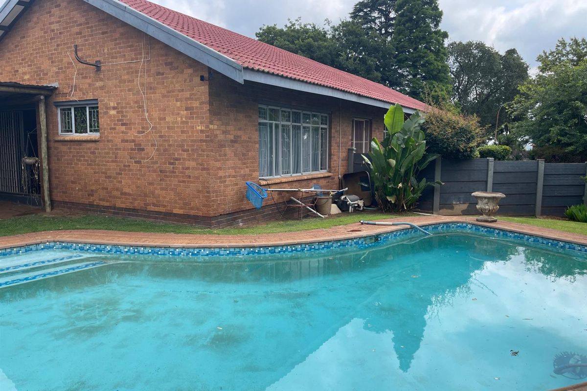 Charming Property Up for Grabs!!! - Photo 3