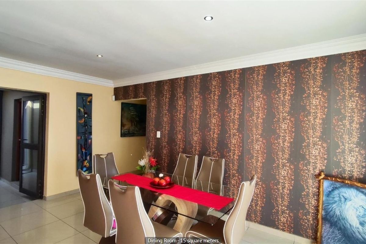 5-Bedroom Double-Storey Home for Sale in La Como Lifestyle Estate - Photo 4