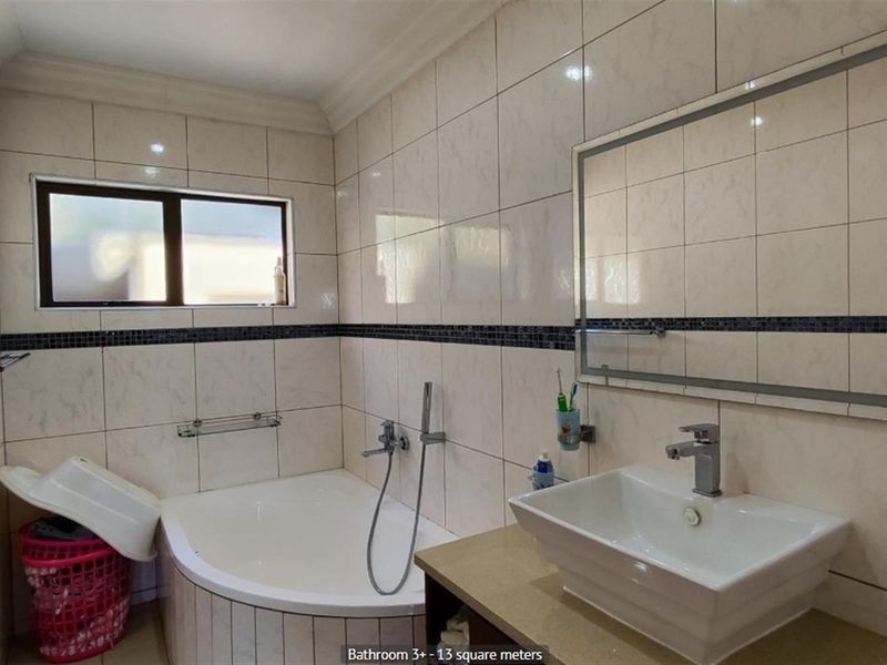 5-Bedroom Double-Storey Home for Sale in La Como Lifestyle Estate - Photo 8