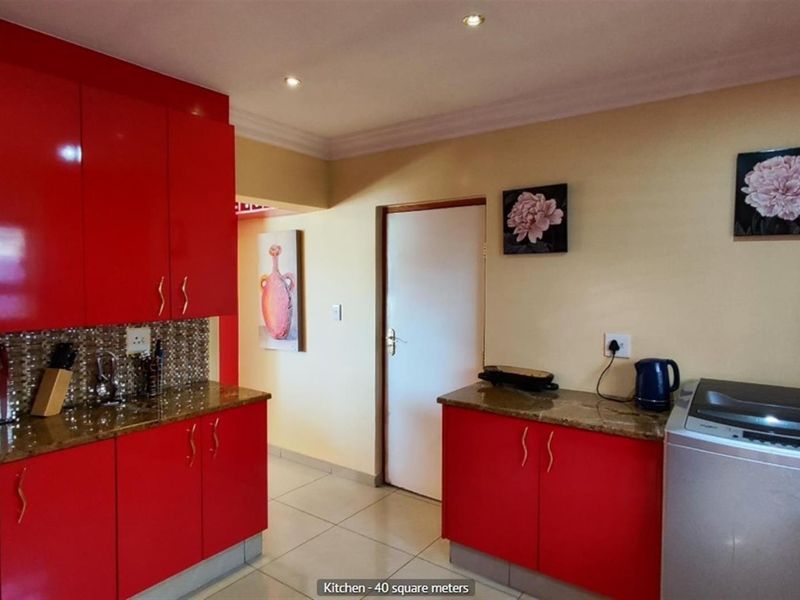 5-Bedroom Double-Storey Home for Sale in La Como Lifestyle Estate - Photo 2