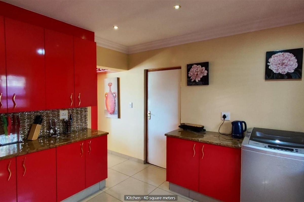 5-Bedroom Double-Storey Home for Sale in La Como Lifestyle Estate - Photo 2