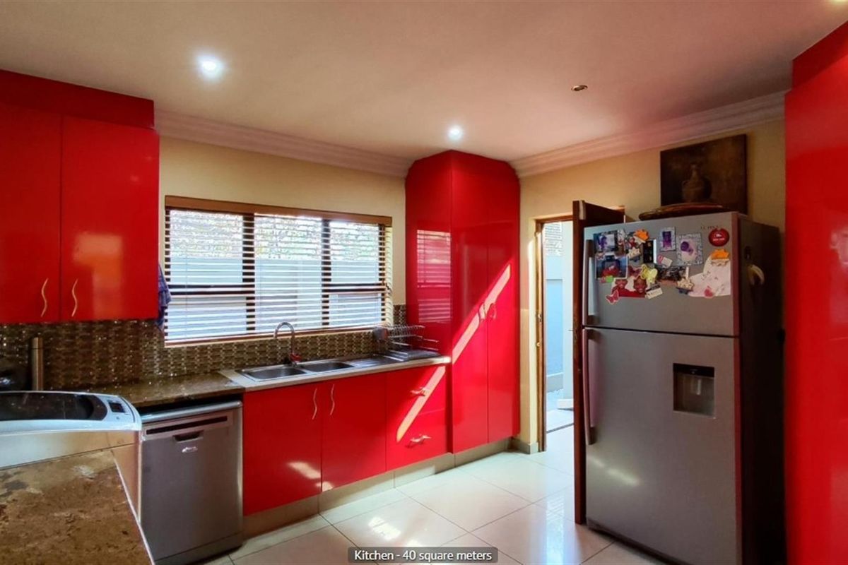 5-Bedroom Double-Storey Home for Sale in La Como Lifestyle Estate - Photo 3