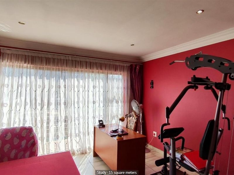 5-Bedroom Double-Storey Home for Sale in La Como Lifestyle Estate - Photo 10