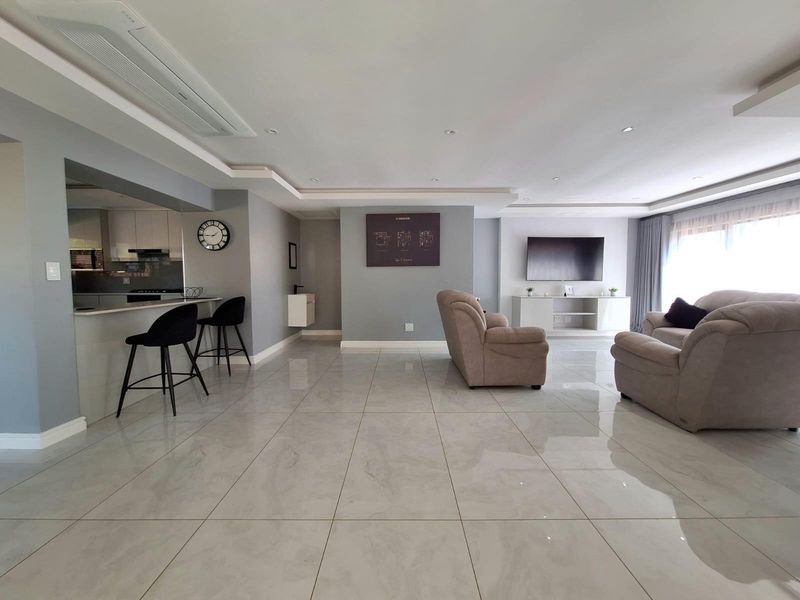 Modern Three-Bedroom Home For Sale in Izinga Ridge, Umhlanga KwaZulu Natal - Photo 6