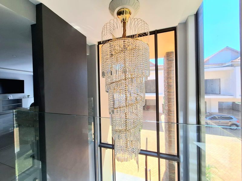 Modern Three-Bedroom Home For Sale in Izinga Ridge, Umhlanga KwaZulu Natal - Photo 3