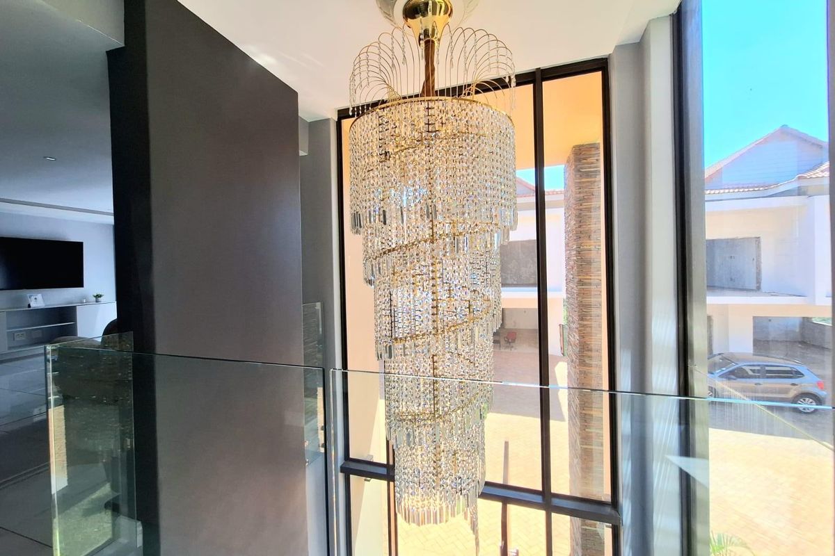 Modern Three-Bedroom Home For Sale in Izinga Ridge, Umhlanga KwaZulu Natal - Photo 3