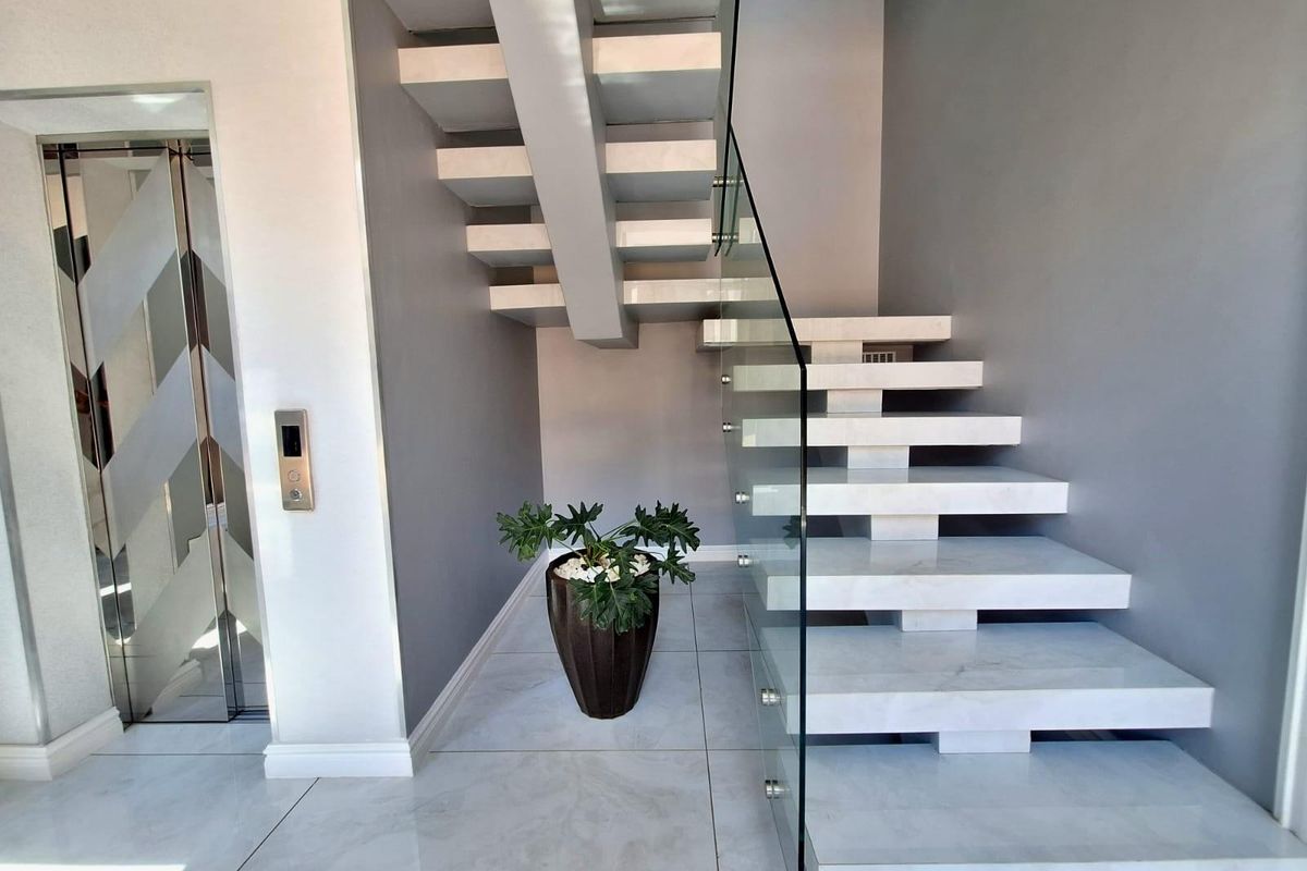 Modern Three-Bedroom Home For Sale in Izinga Ridge, Umhlanga KwaZulu Natal - Photo 2