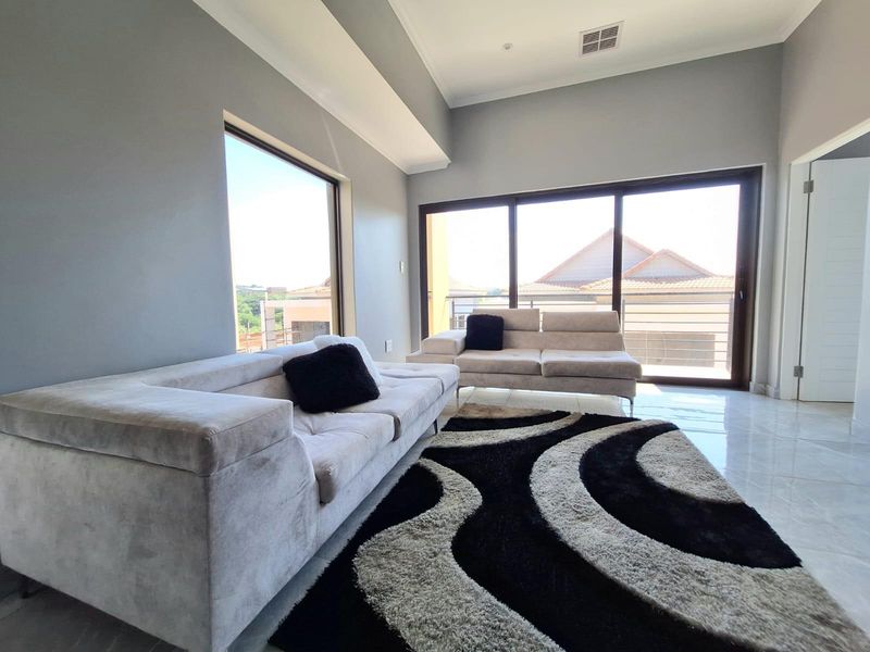 Modern Three-Bedroom Home For Sale in Izinga Ridge, Umhlanga, KwaZulu Natal - Photo 10