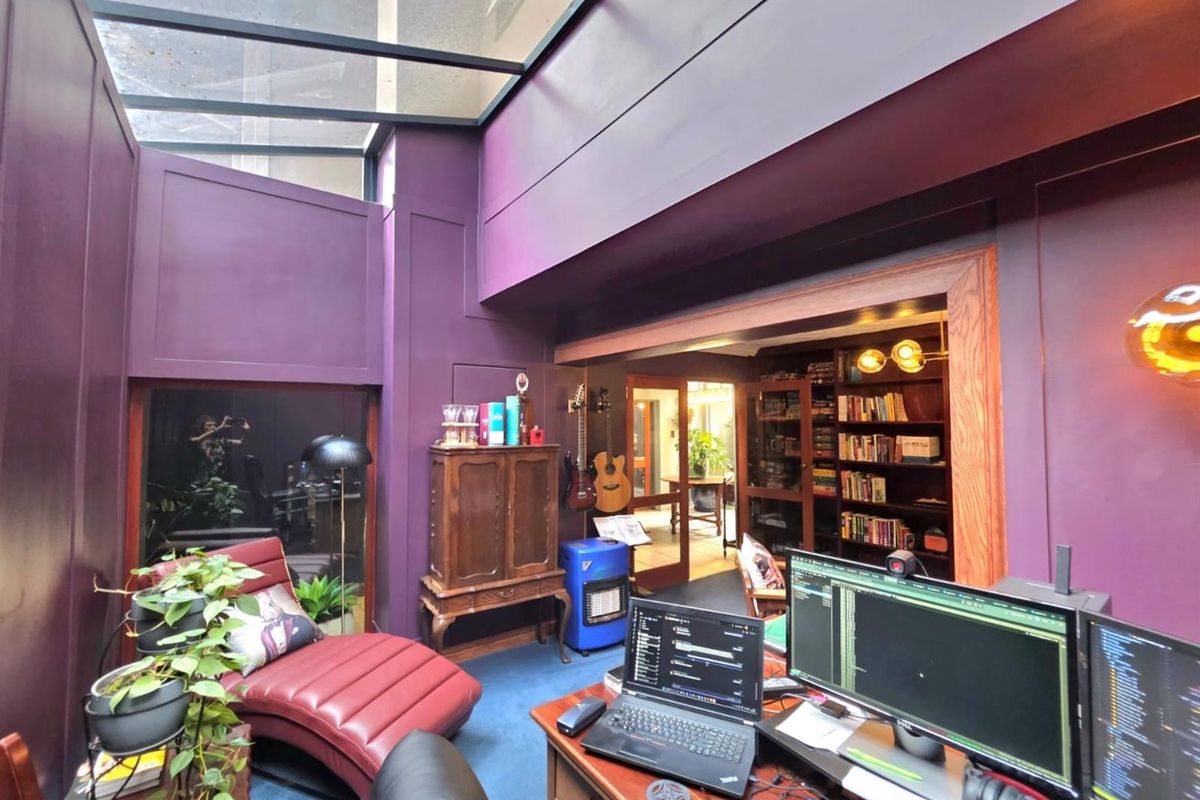 Spacious Duplex Townhouse - A Home Alive With Character, Colour and Creativity - Photo 5