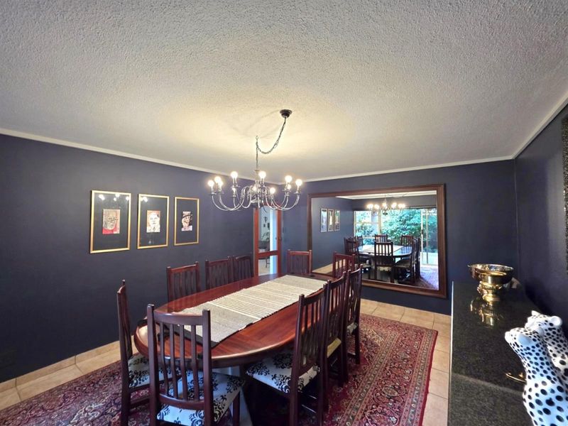 Spacious Duplex Townhouse - A Home Alive With Character, Colour and Creativity - Photo 10