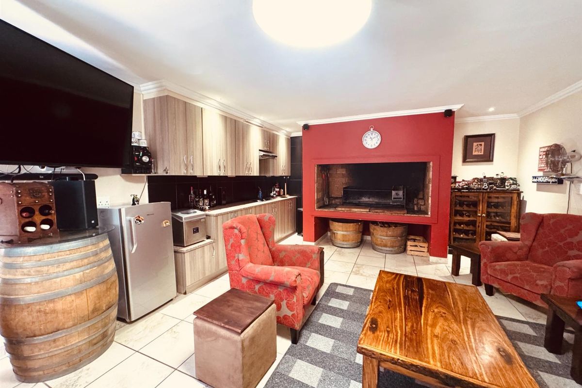 House For Sale in Country Club, Langebaan - Photo 2