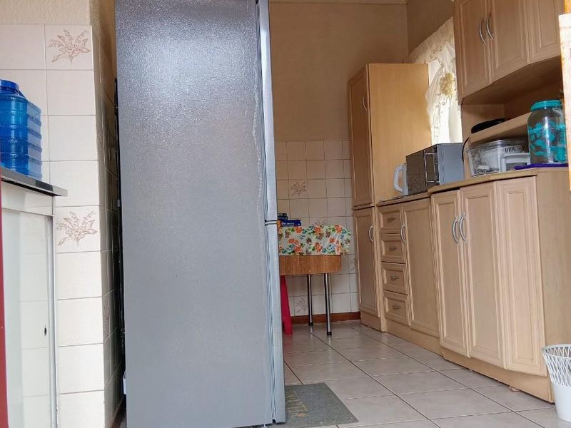 Low-Maintenance 2-Bed with Palisade Fence, Alarm For Sale in Boikhutso, North West. - Photo 7