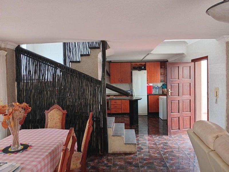 Apartment For Sale in Corlett Gardens, Johannesburg - Photo 4