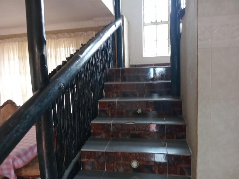 Apartment For Sale in Corlett Gardens, Johannesburg - Photo 7