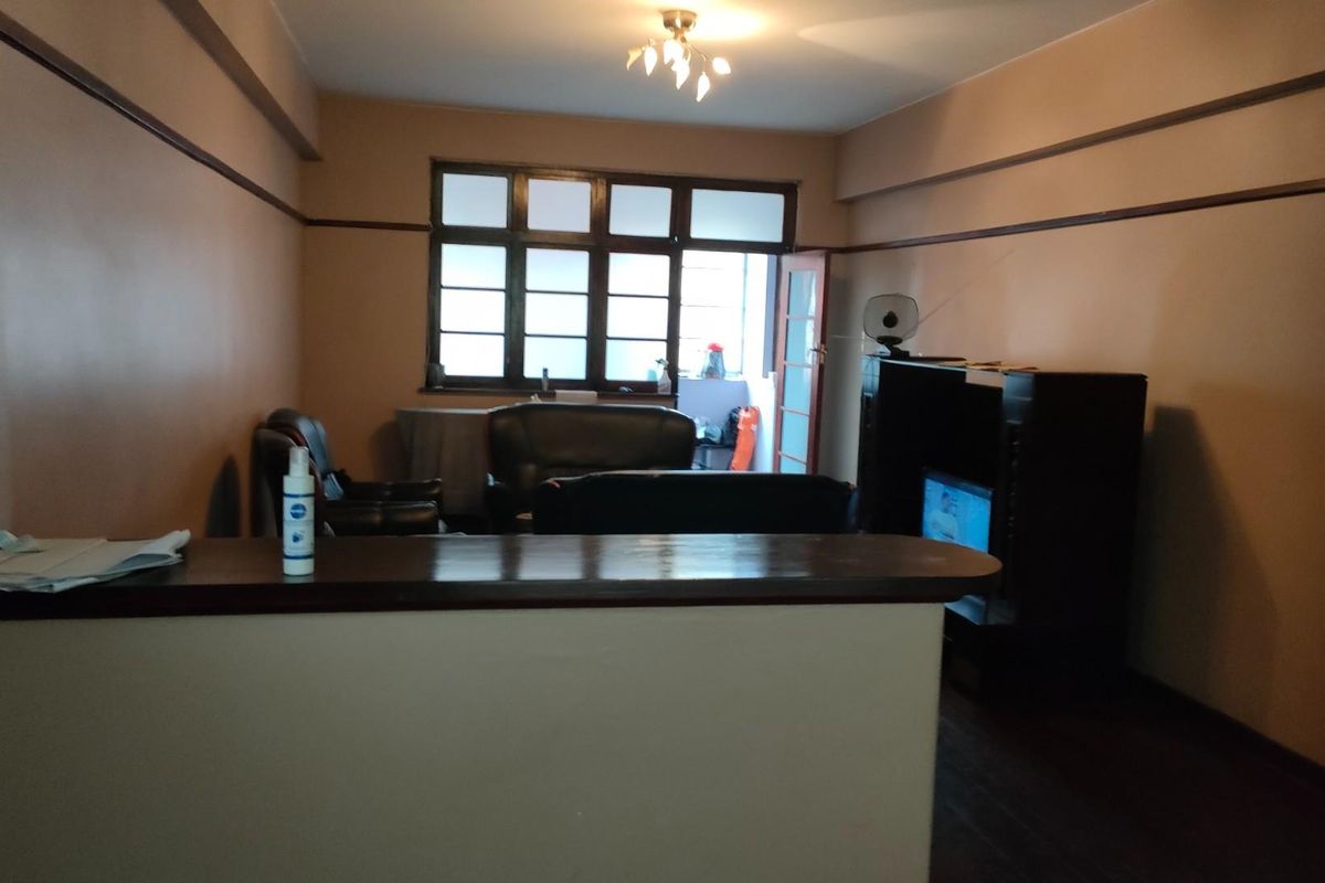 1.5 Bed Apartment For Sale - Photo 5