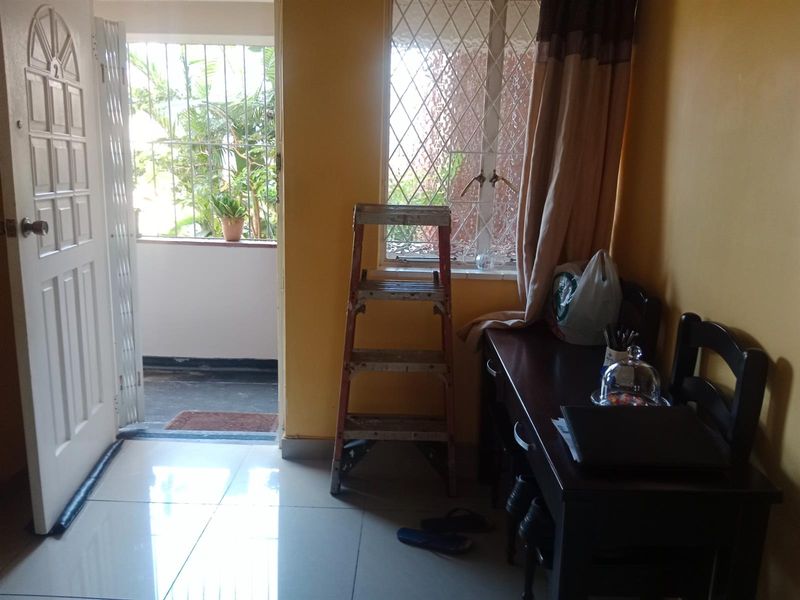 1.5 bed Apartment For Sale in Bulwer, Durban, KwaZulu Natal - Photo 3