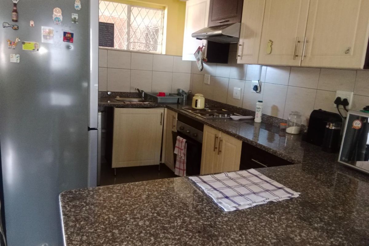 1.5 bed Apartment For Sale in Bulwer, Durban, KwaZulu Natal - Photo 4