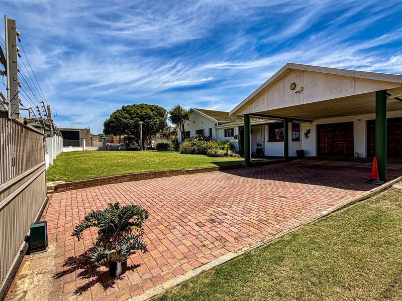 Well-Located Home Near the Beach | Listed by Danté Koen + Tanya Ruppersburg, eXp Realty - Photo 6