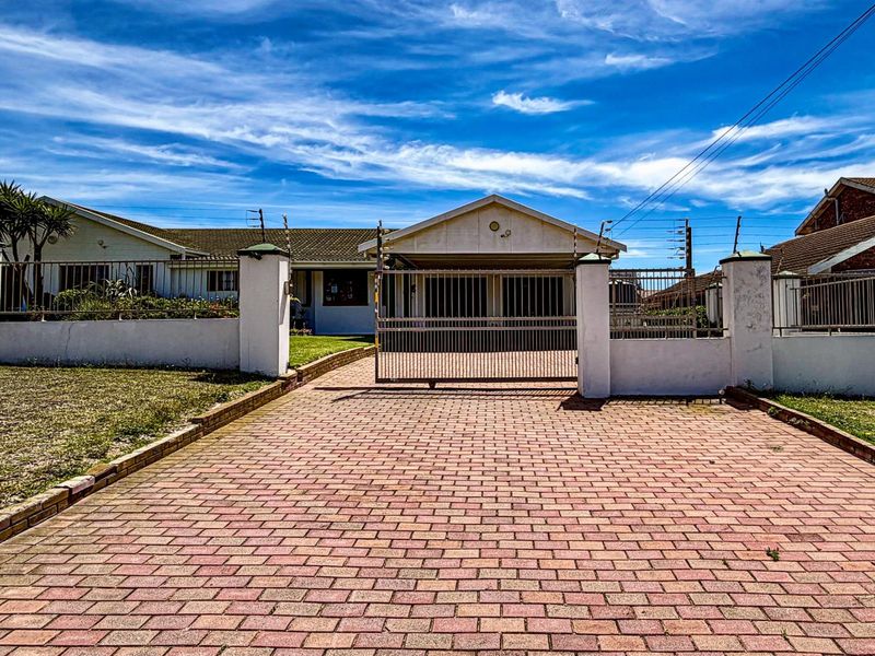 Well-Located Home Near the Beach | Listed by Danté Koen + Tanya Ruppersburg, eXp Realty - Photo 4