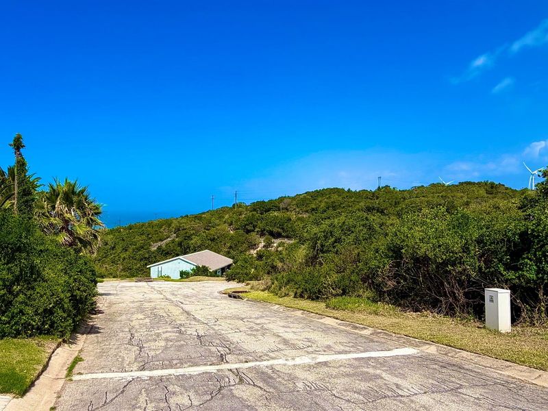 Cul-de-Sac Living in Blue Horizon Bay | Listed by Danté Koen, eXp Realty - Photo 2