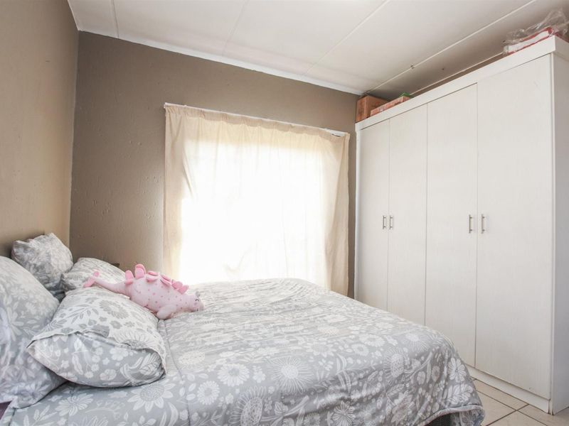 2 Bed 2 Bath Apartment For Sale in North Riding AH, Randburg - Photo 10