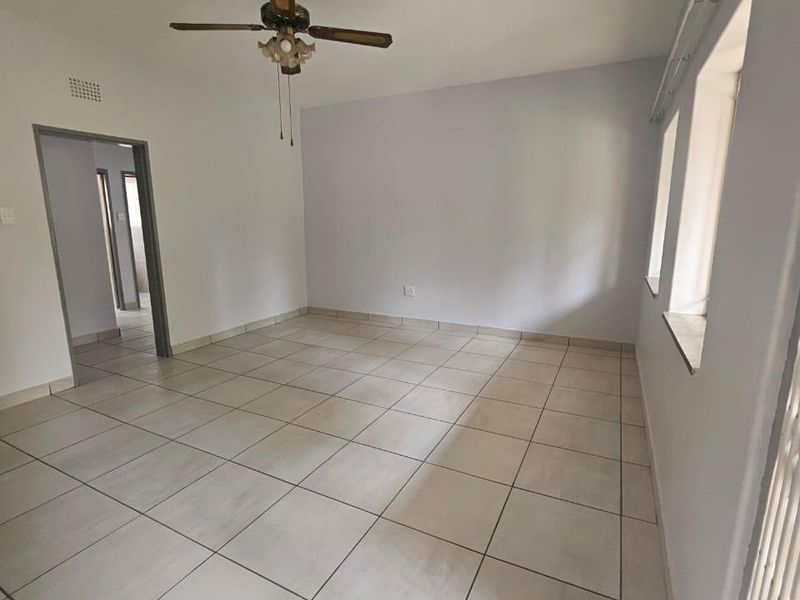 Apartment For Sale in Three Rivers, Vereeniging - Photo 5