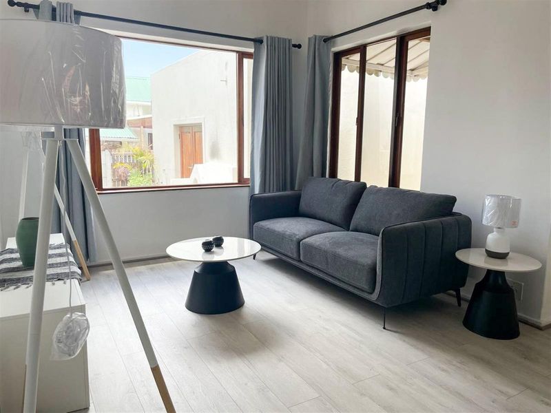 Versatile 4-Bedroom Family Home in Lakeside - Great Income Opportunity - Photo 7