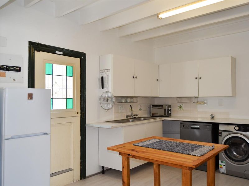 Versatile 4-Bedroom Family Home in Lakeside - Great Income Opportunity - Photo 8