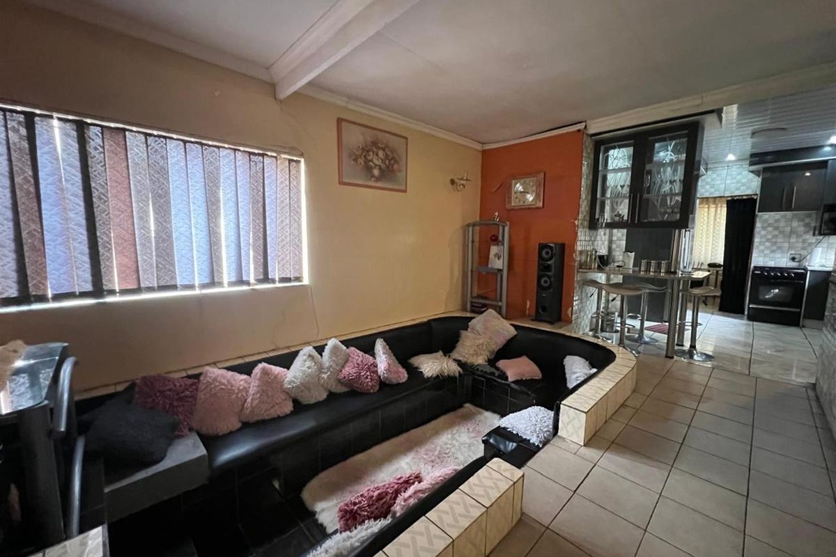 House For Sale in Sasolburg Ext 11, Sasolburg - Photo 4