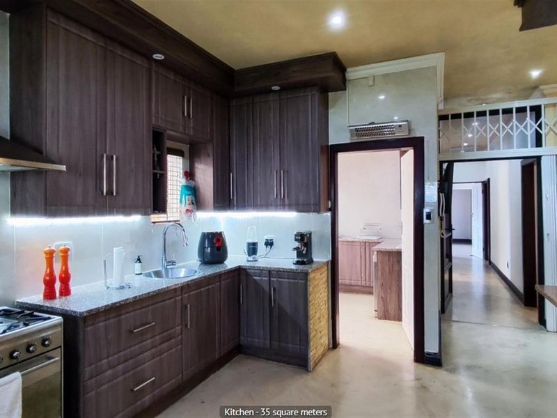 Modern 3-Bedroom Home + Separate Flatlet in Rynfield - Photo 3