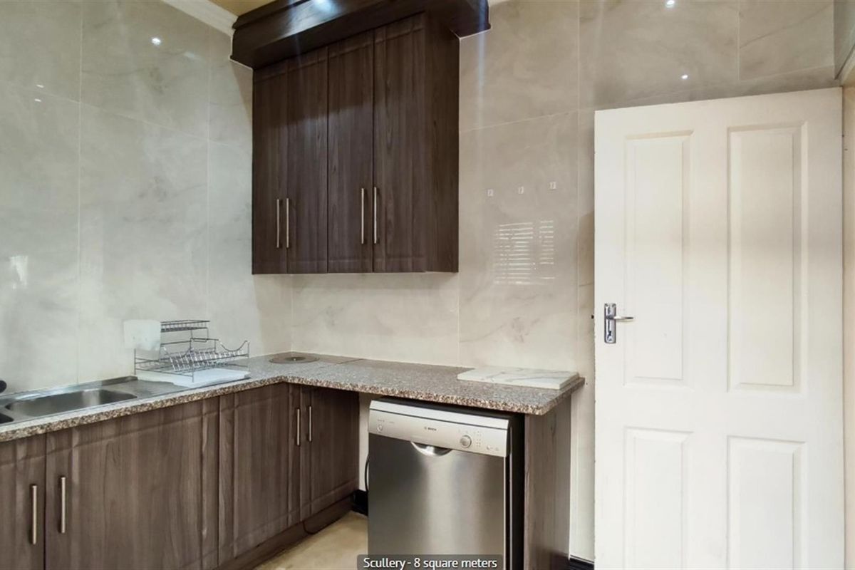 Modern 3-Bedroom Home + Separate Flatlet in Rynfield - Photo 4