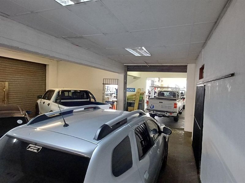 Warehouses for sale with income. - Photo 10