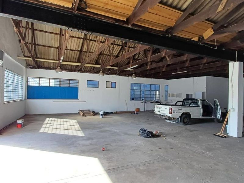 Warehouses for sale with income. - Photo 3