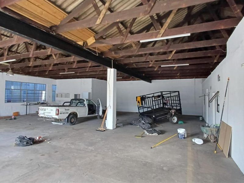Warehouses for sale with income. - Photo 2