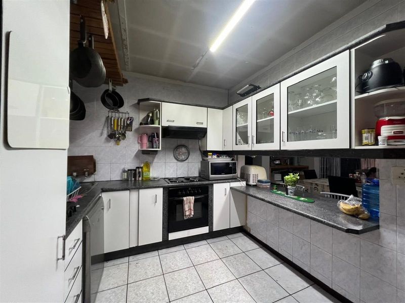 House For Sale in CE 2, Vanderbijlpark CE - Photo 1